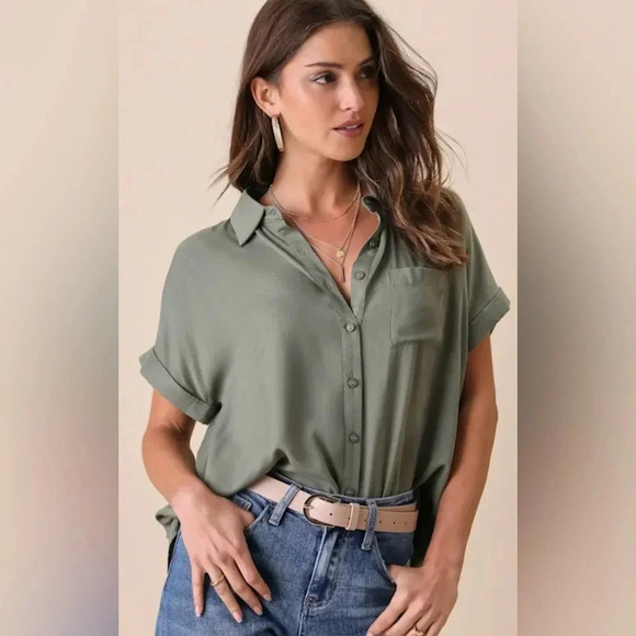 NEW with Tags (NWT) LuLus Blythe Olive Green Short Sleeve Button-Up Top - Picture 7 of 9